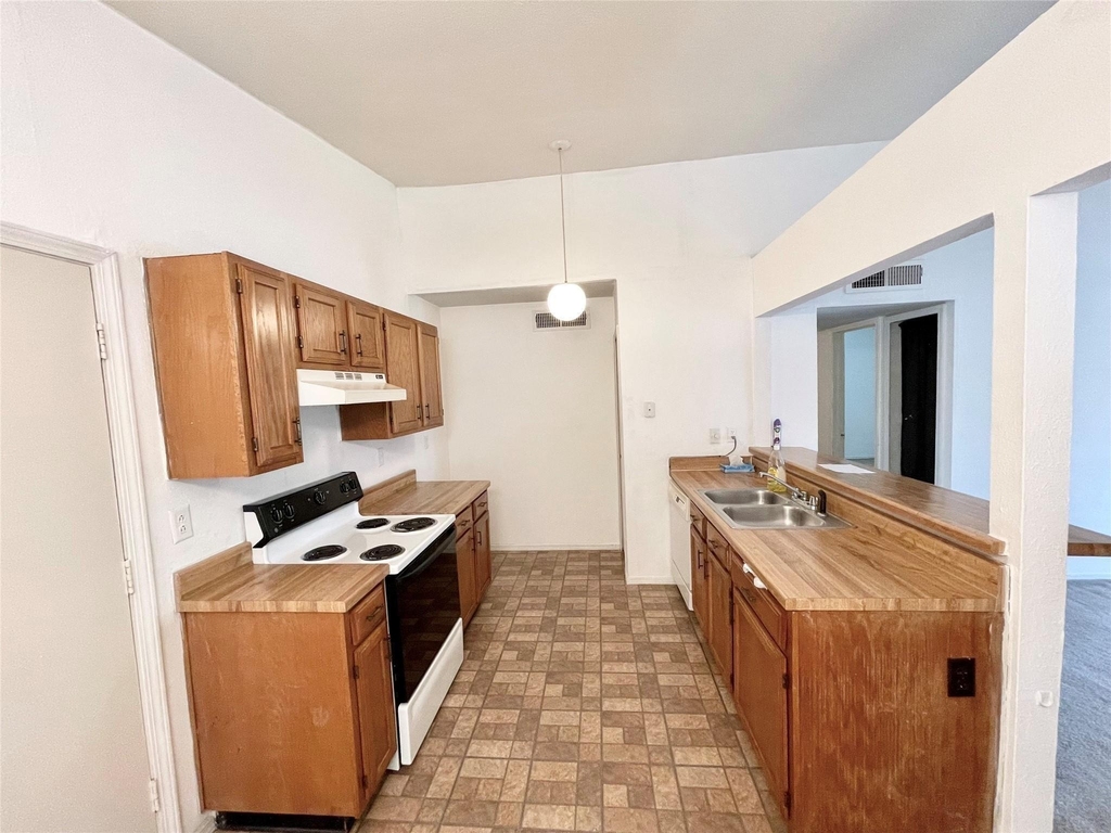 9551 Kerrville Street - Photo 2