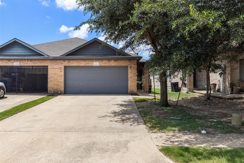 1213 Redman Avenue - Photo 0