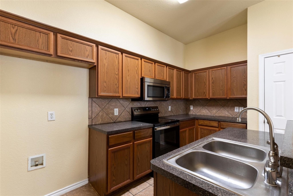1213 Redman Avenue - Photo 6
