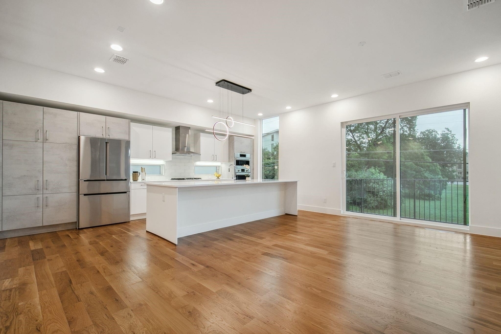 1920 Cuyler Court - Photo 8