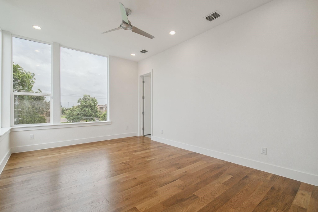1920 Cuyler Court - Photo 19