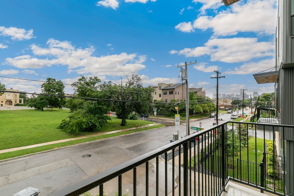 1920 Cuyler Court - Photo 13