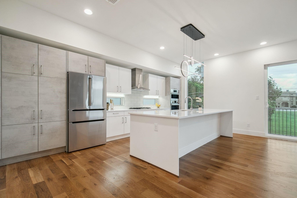 1920 Cuyler Court - Photo 9