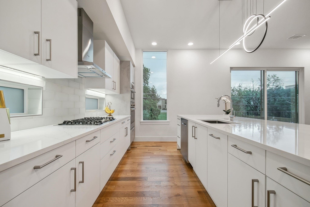 1920 Cuyler Court - Photo 11