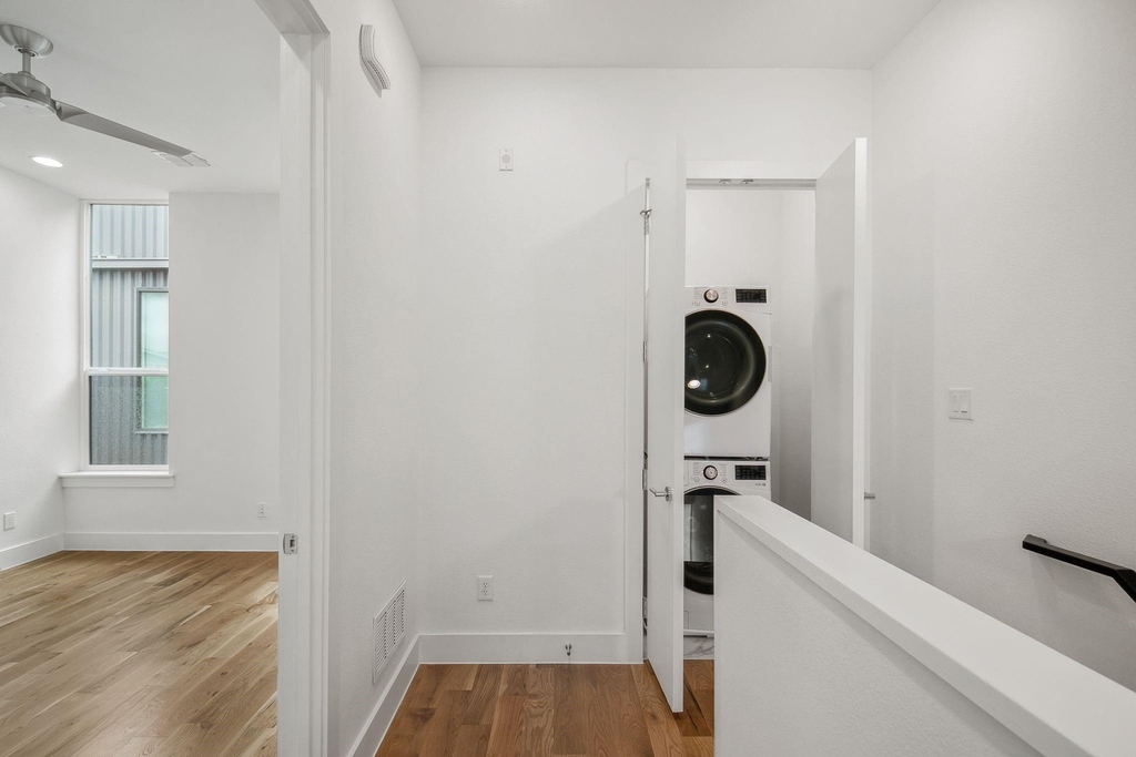 1920 Cuyler Court - Photo 25