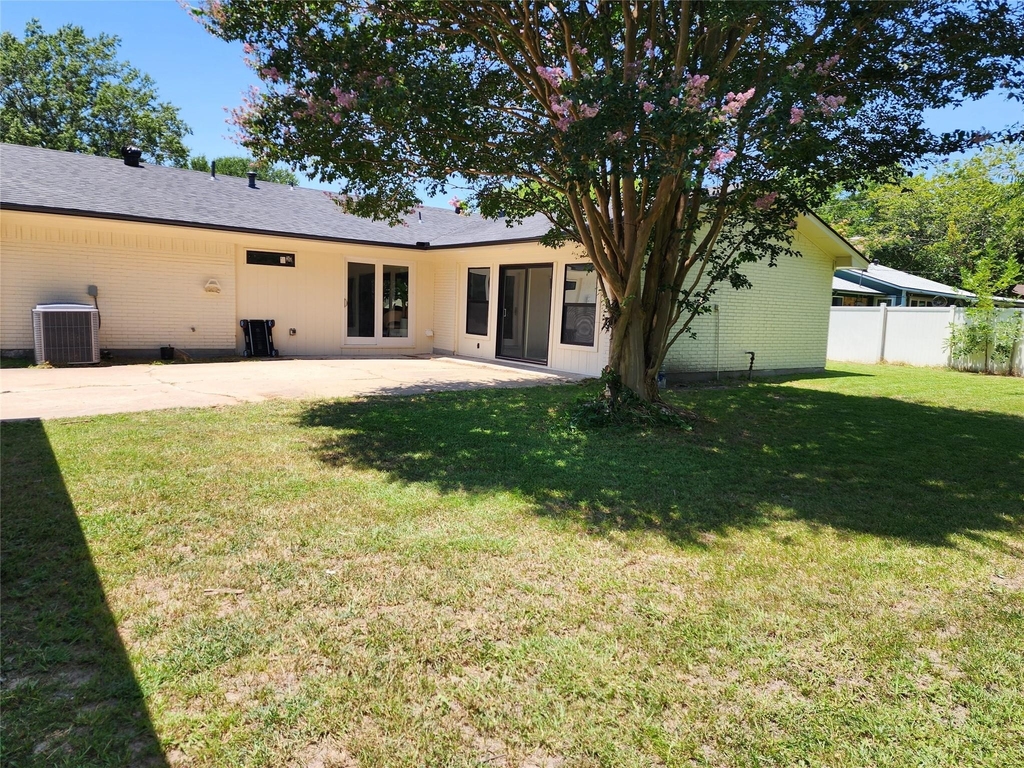 2908 Washington Street - Photo 1