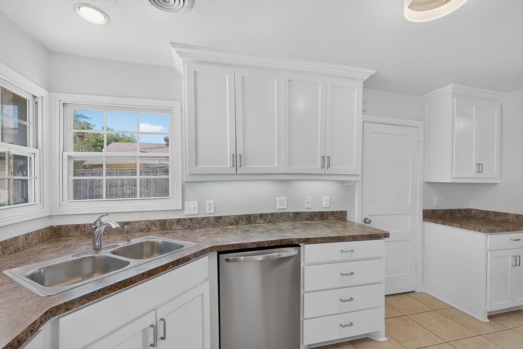 4812 Wateka Drive - Photo 13