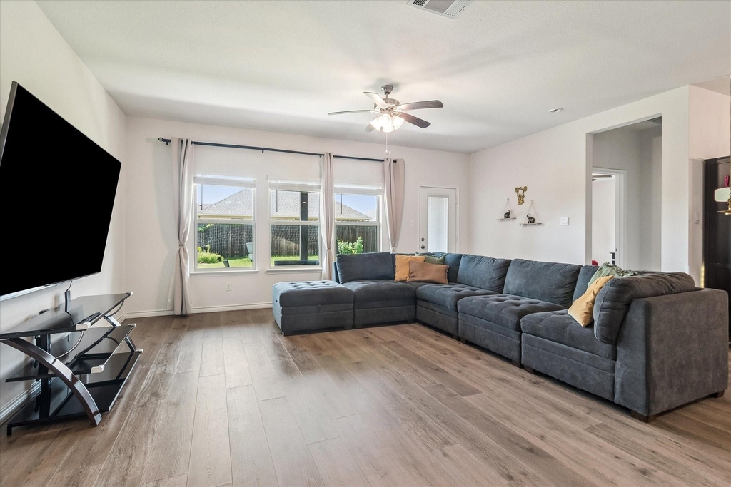 1310 Blossom Court Drive - Photo 3