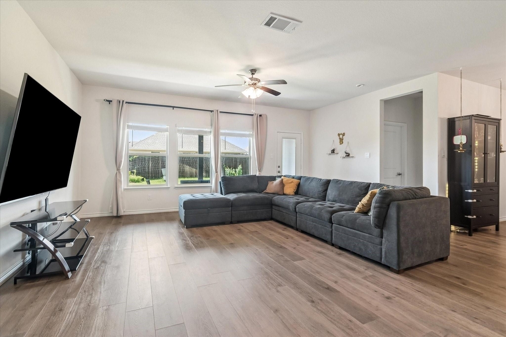 1310 Blossom Court Drive - Photo 2