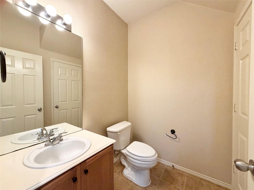 2224 Stonepark Place - Photo 8