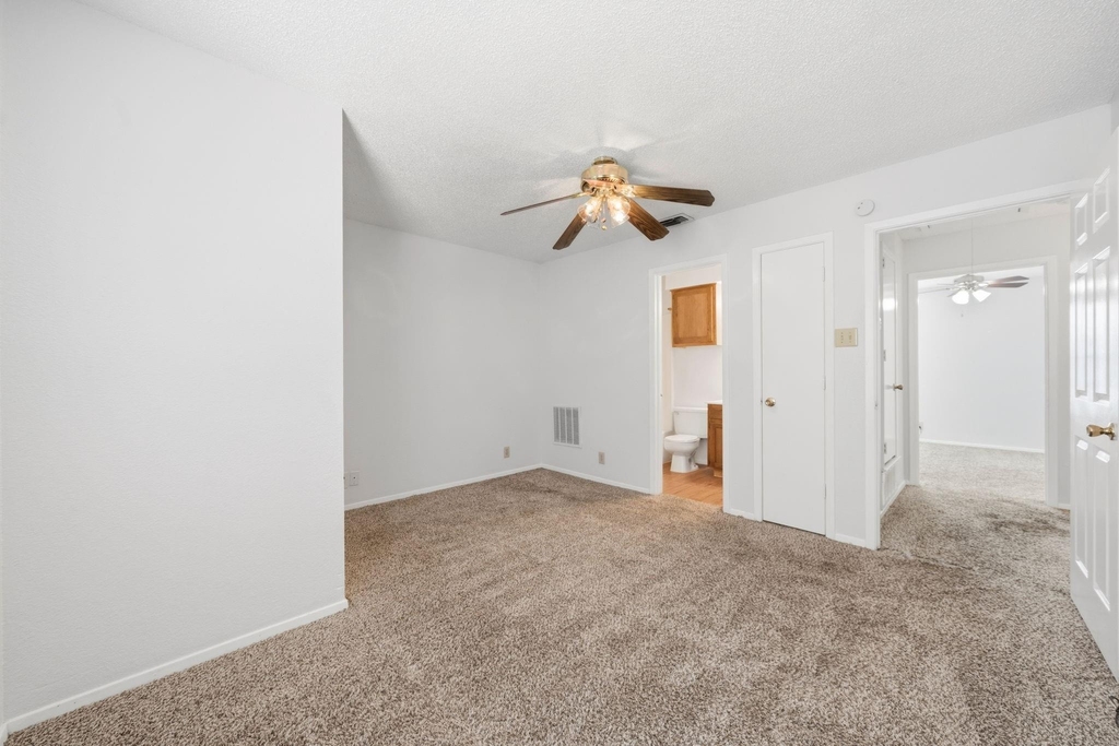 929 W Hickory Street - Photo 18