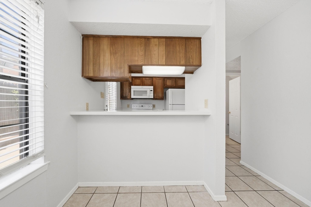 929 W Hickory Street - Photo 7