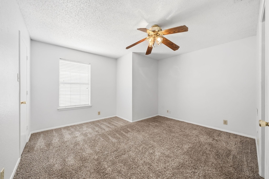 929 W Hickory Street - Photo 16