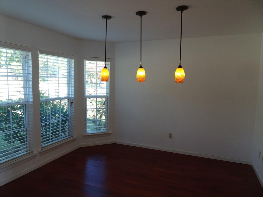 266 Barclay Avenue - Photo 9
