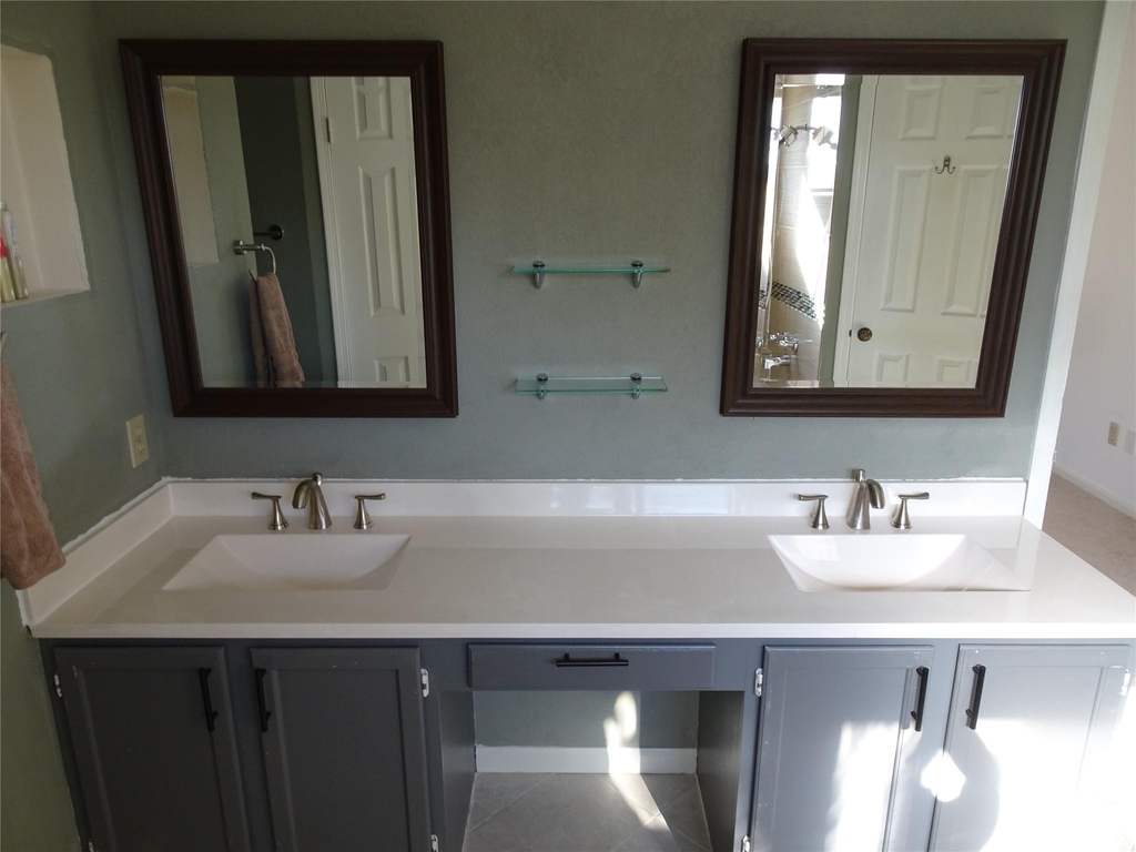 266 Barclay Avenue - Photo 18