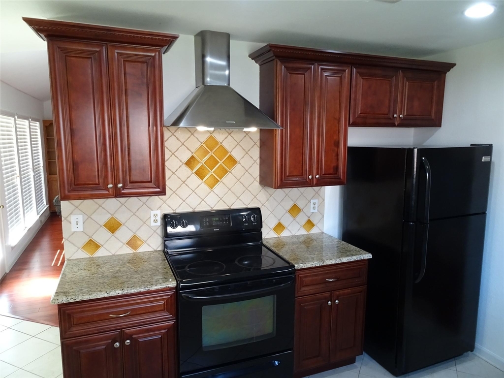 266 Barclay Avenue - Photo 8