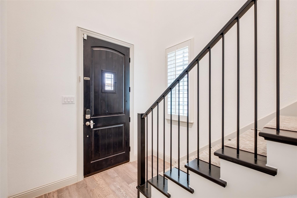 7124 Soto Street - Photo 2