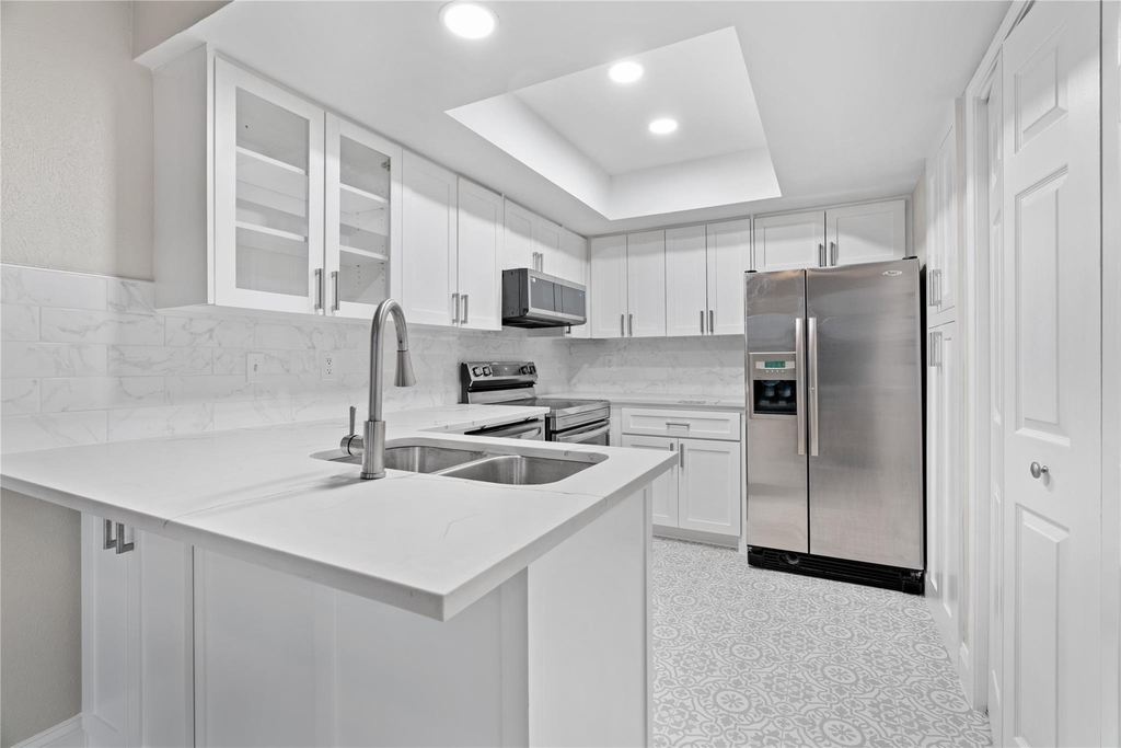 18040 Midway Road - Photo 12