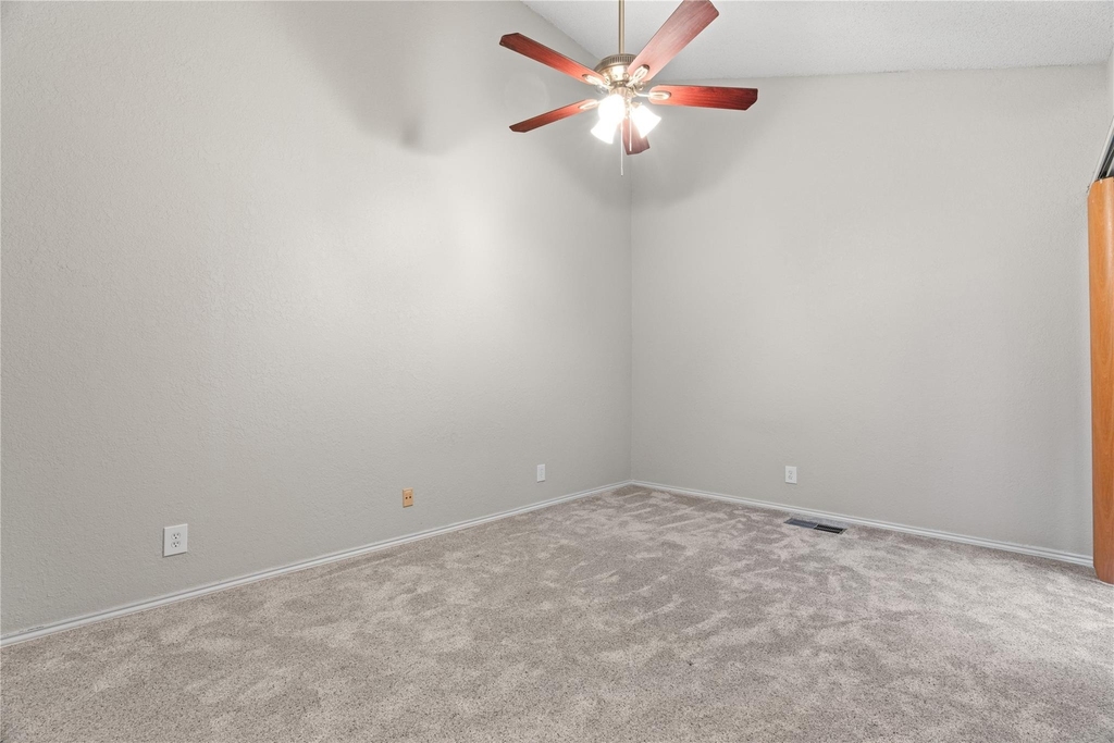 18040 Midway Road - Photo 31