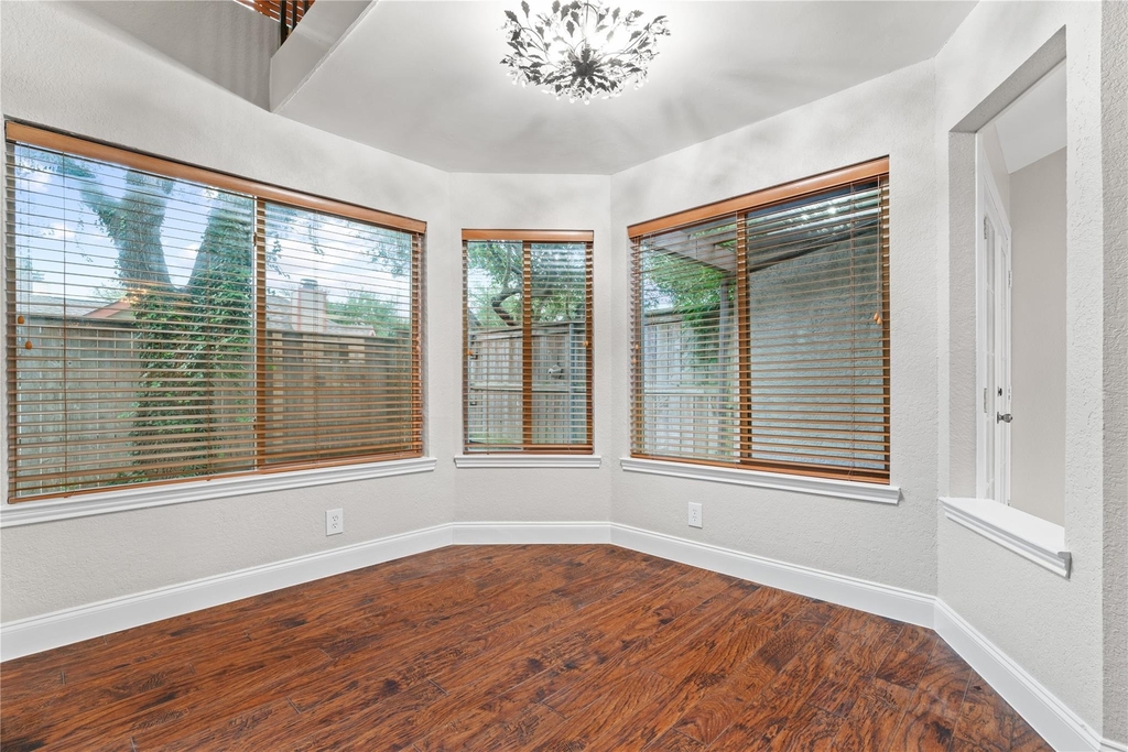 18040 Midway Road - Photo 4