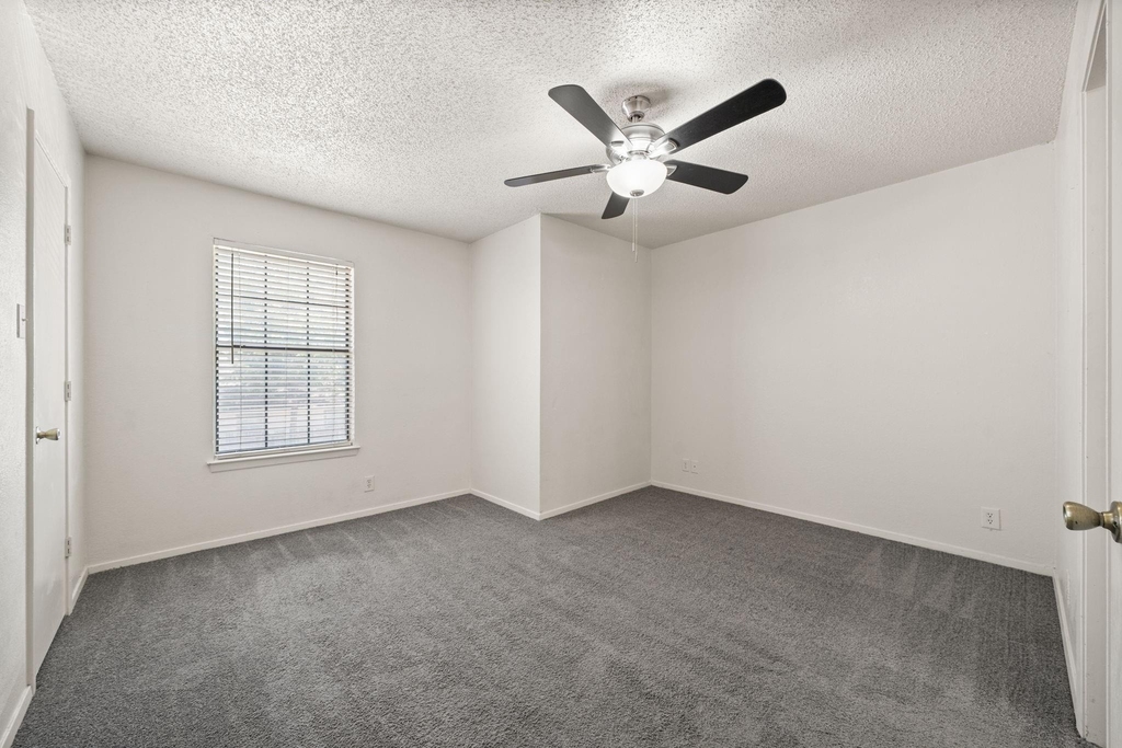 929 W Hickory Street - Photo 19