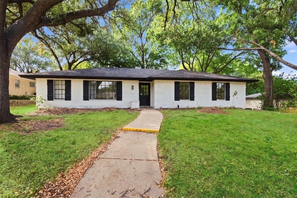 1505 Westridge Drive - Photo 0