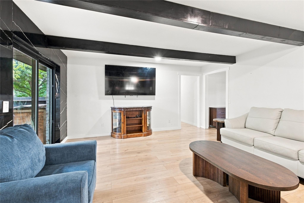 1505 Westridge Drive - Photo 2