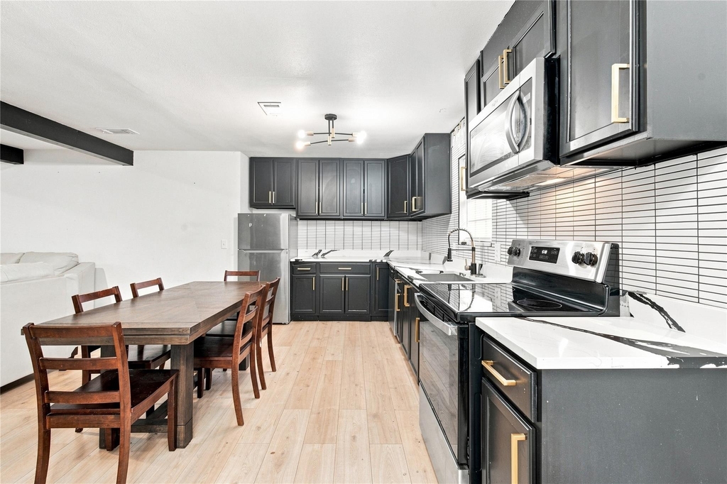 1505 Westridge Drive - Photo 4
