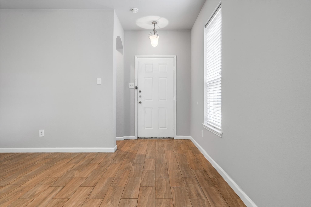 1133 Jamie Drive - Photo 2