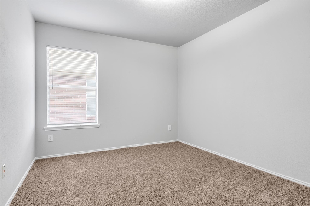 1133 Jamie Drive - Photo 11