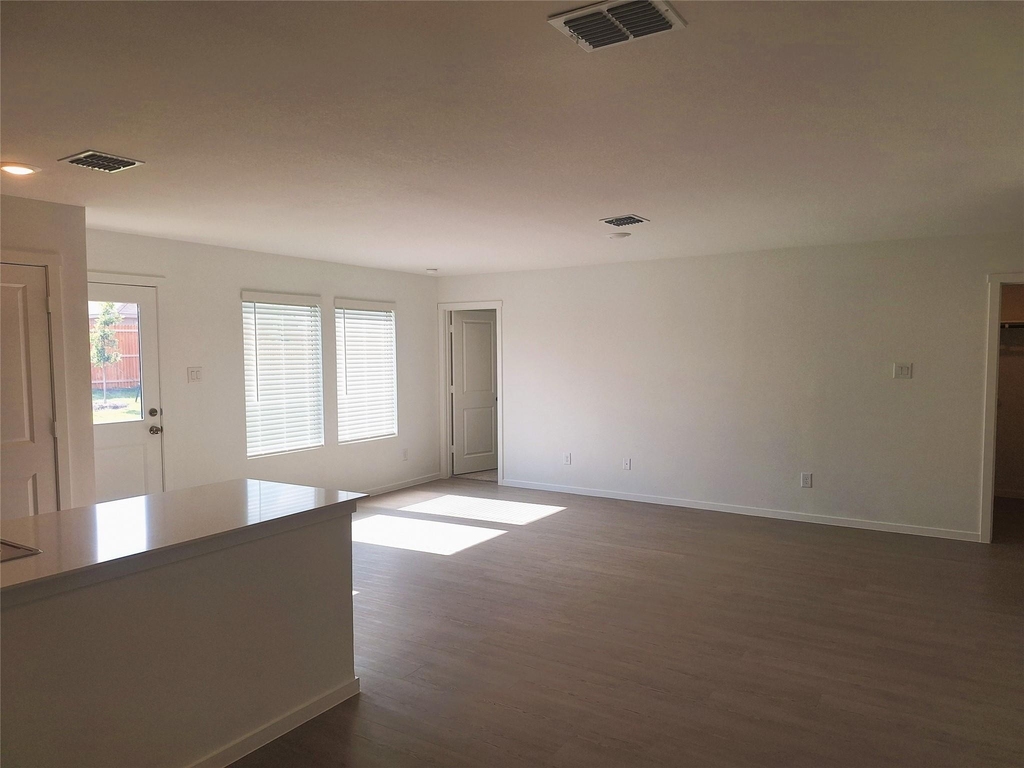 15009 Bushwacker Way - Photo 7