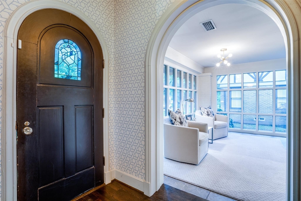5422 Merrimac Avenue - Photo 1