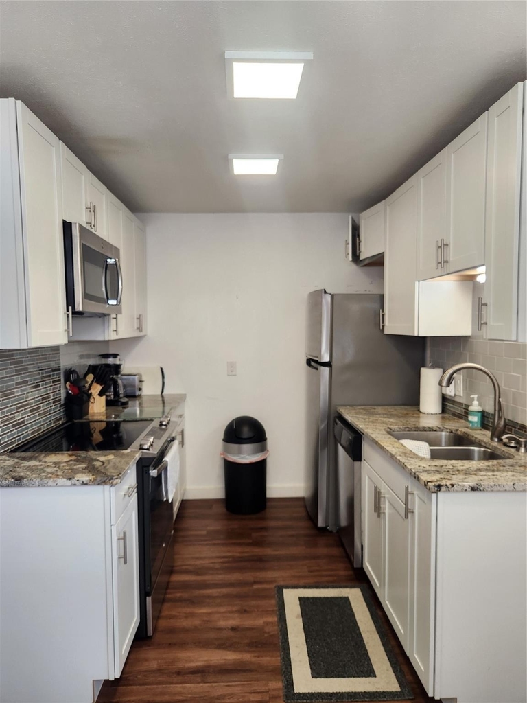 11304 Park Central Place - Photo 8