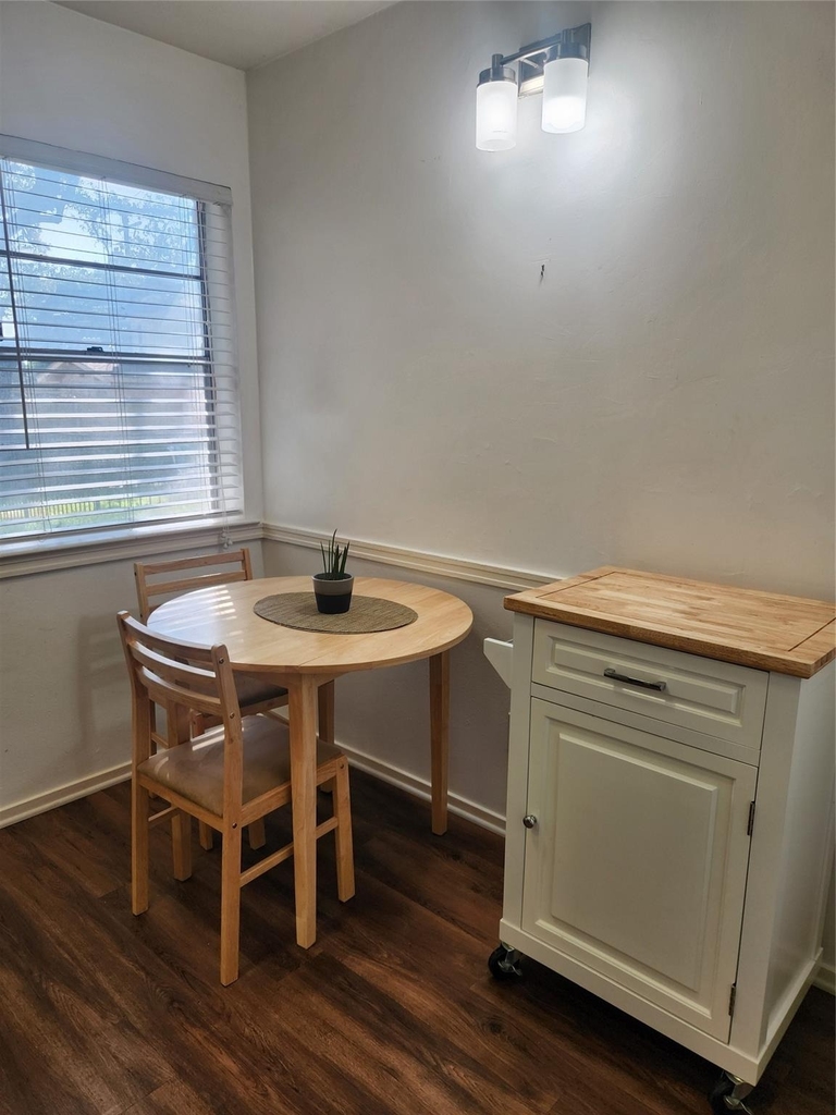 11304 Park Central Place - Photo 9