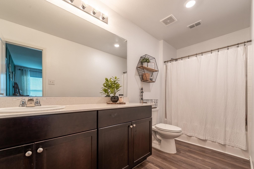 771 Bayonet Street - Photo 10