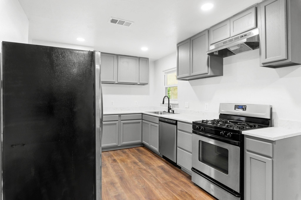 777 Cullum Avenue - Photo 5