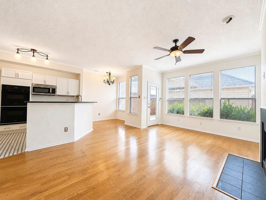 6024 Longley Court - Photo 3
