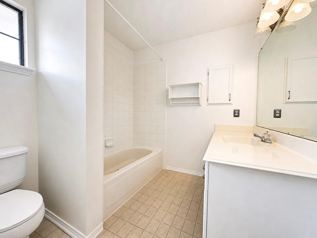 6024 Longley Court - Photo 13