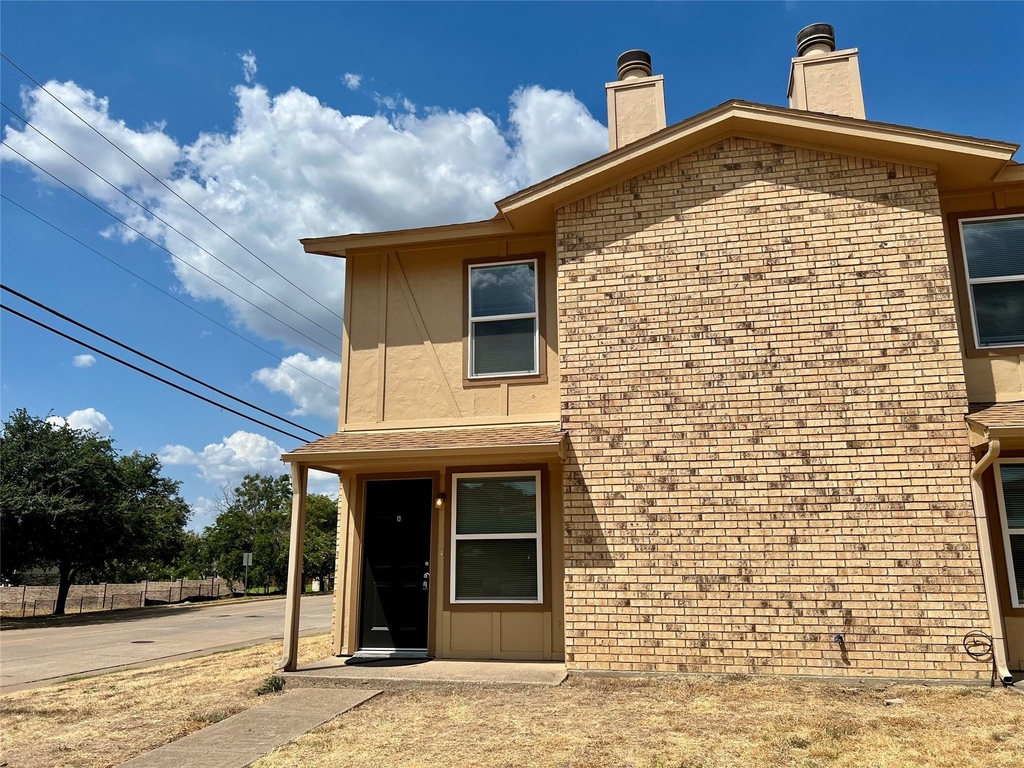 2019 Paisley Drive - Photo 0