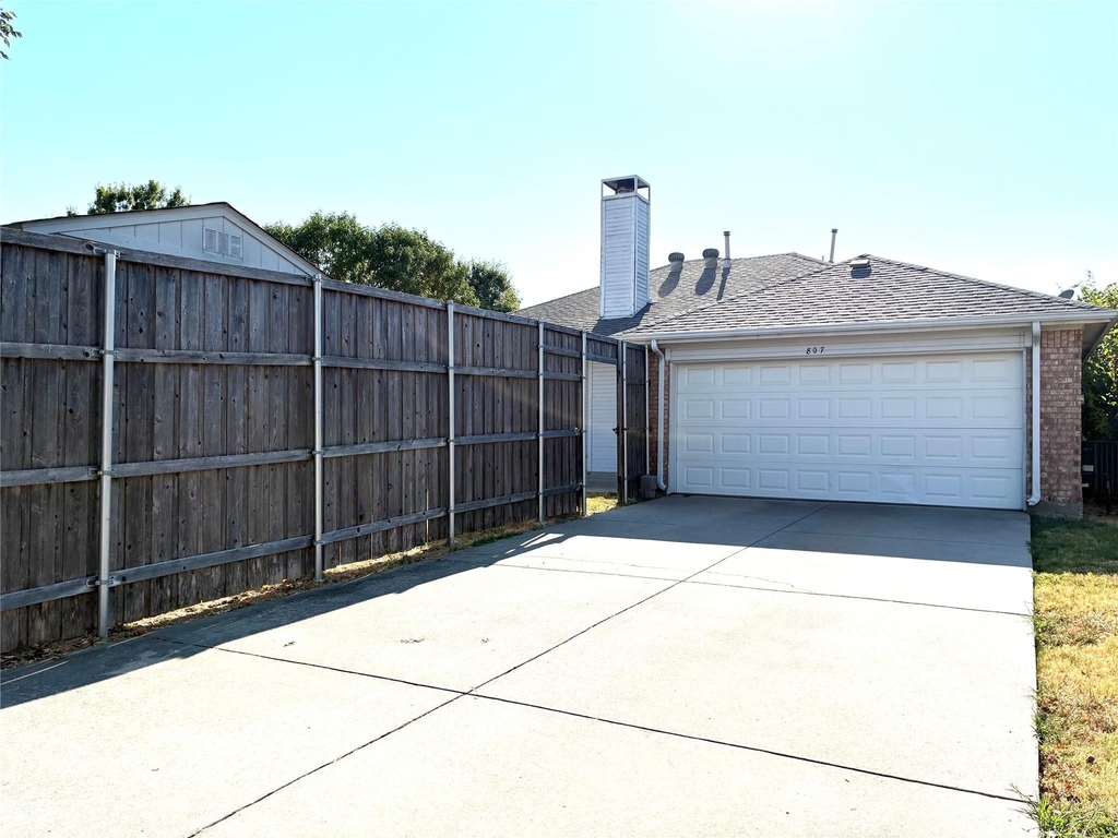 807 Aylesbury Drive - Photo 17