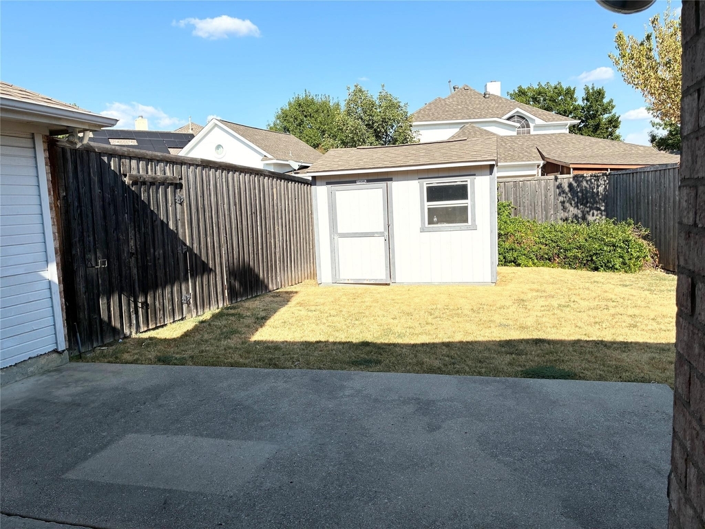 807 Aylesbury Drive - Photo 16
