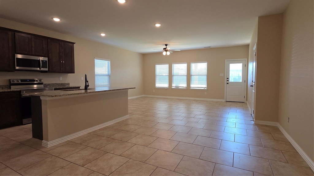 4007 Wellington Street - Photo 1