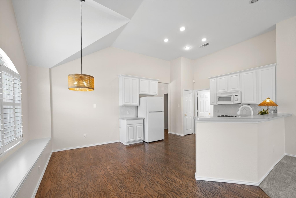 2120 Crestlake Drive - Photo 5