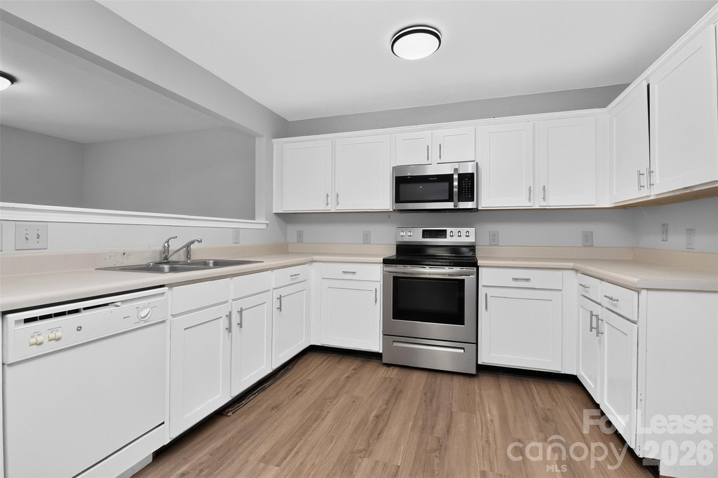 7348 Mitzi Deborah Lane - Photo 11