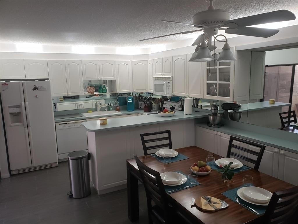 1418 14th Terrace - Photo 3