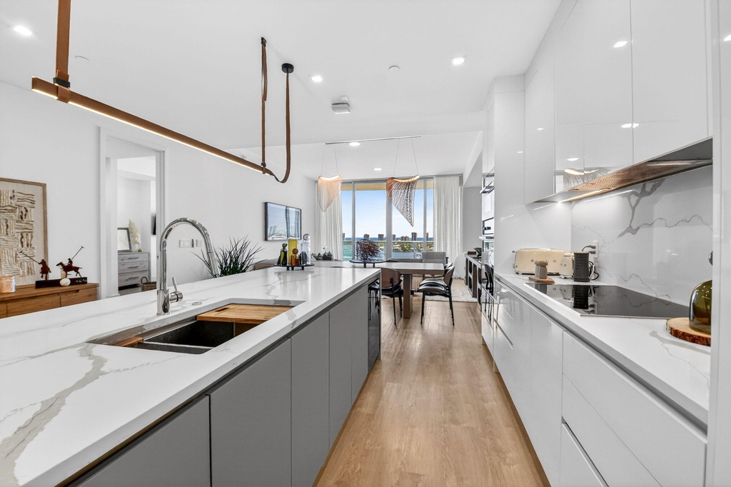 220 Lake Shore Drive - Photo 7