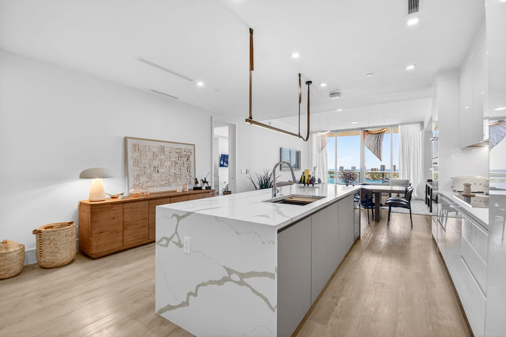 220 Lake Shore Drive - Photo 6