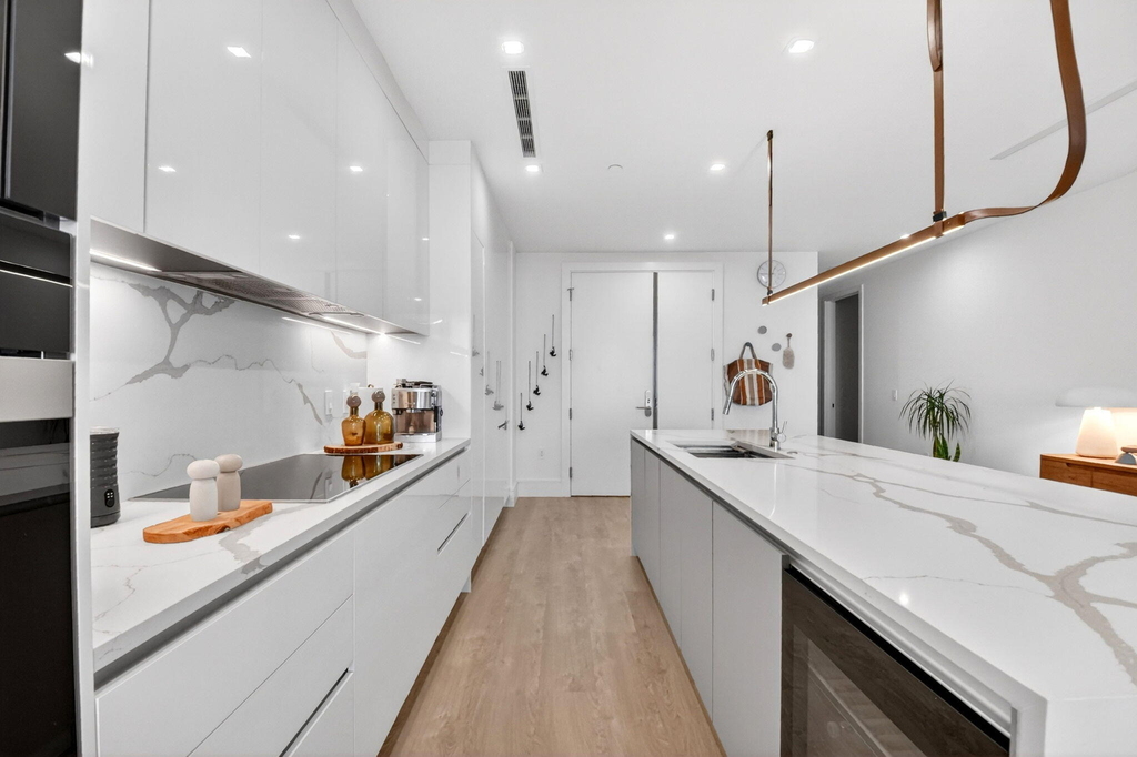 220 Lake Shore Drive - Photo 8