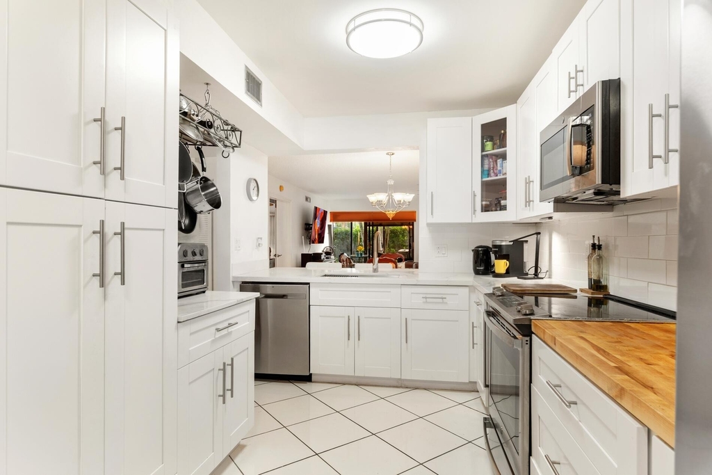 10110 Cedar Point Boulevard - Photo 8
