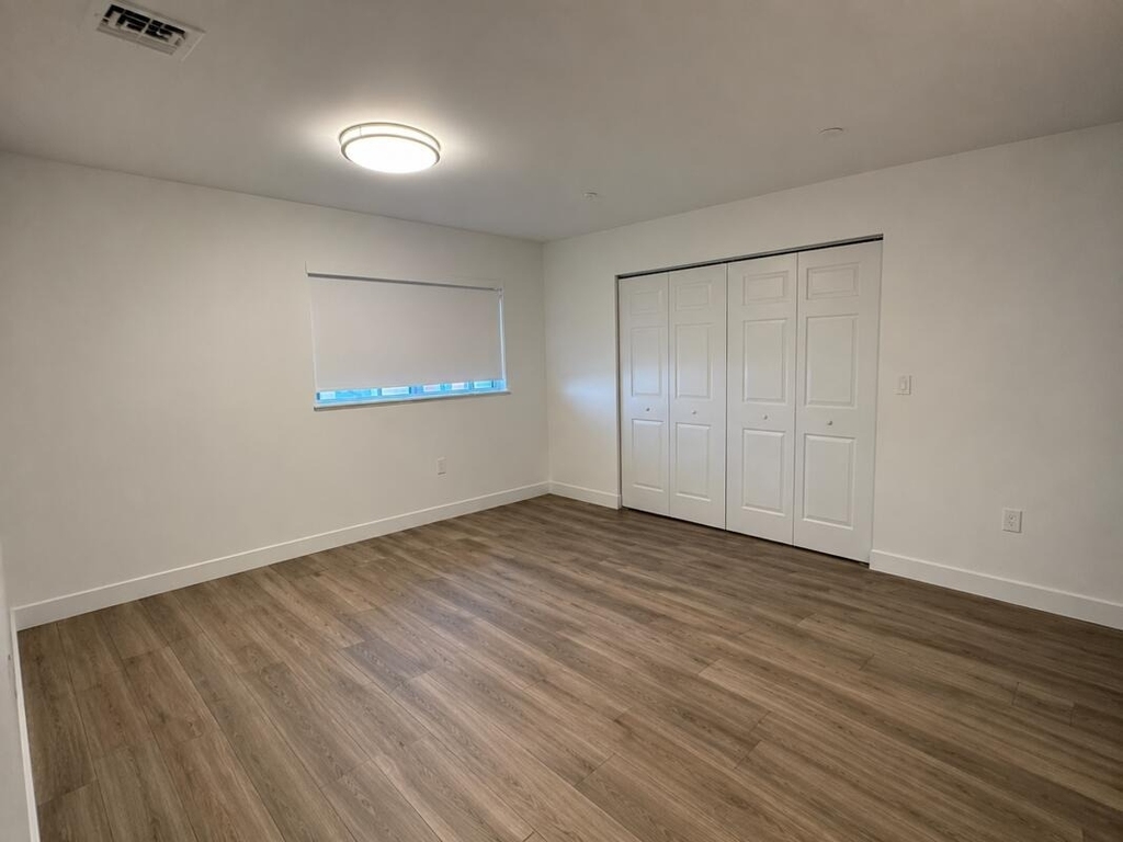 307 N J Street - Photo 3
